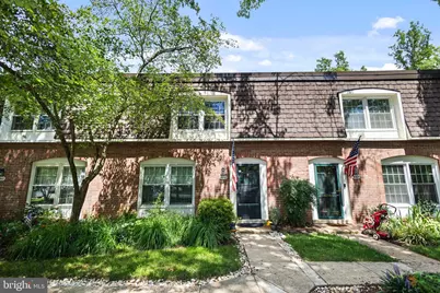 8210 Carrleigh Parkway #6, Springfield, VA 22152 - Photo 2