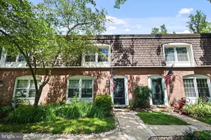 8210 Carrleigh Pkwy, Springfield, VA 22152 - Photo 2