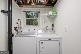 13742 Cabells Mill Dr, Centreville, VA 20120 - Photo 26