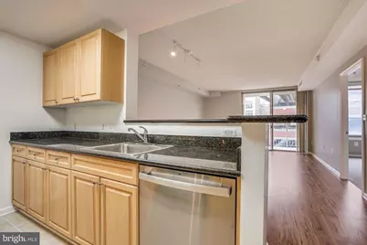 2726 Gallows Road #413, Vienna, VA 22180 - Photo 6