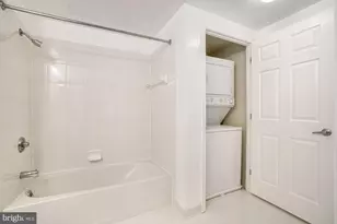 2726 Gallows Rd, Vienna, VA 22180 - Photo 20