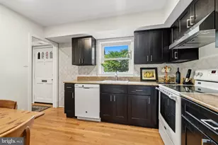 7779 Tiverton Dr, Springfield, VA 22152 - Photo 2