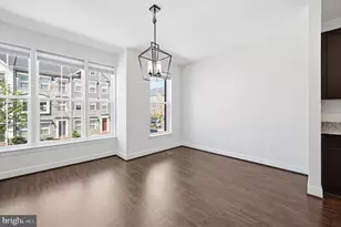 5179 Ridgeview Retreat Dr, Chantilly, VA 20151 - Photo 2