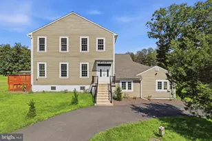 12304 Popes Head Rd, Fairfax, VA 22030 - Photo 1