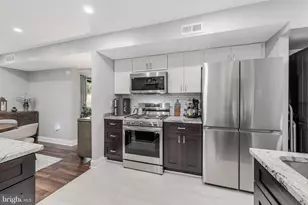 2055 Royal Fern Ct, Reston, VA 20191 - Photo 8