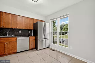 7677 Sheffield Village Ln, Lorton, VA 22079 - Photo 6