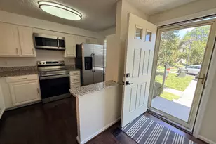 8577 Blackfoot Ct, Lorton, VA 22079 - Photo 8