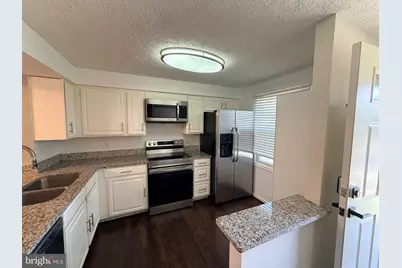 8577 Blackfoot Court, Lorton, VA 22079 - Photo 4