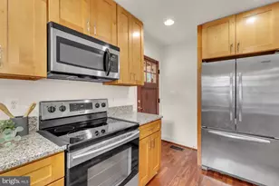 8604 Woodlawn Ct, Alexandria, VA 22309 - Photo 16