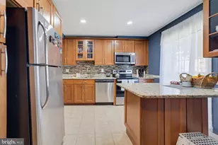 7428 Erska Woods Court, Springfield, VA 22153 - Photo 14
