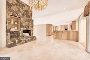 2094 Hunters Crest Way, Vienna, VA 22181 - Photo 10