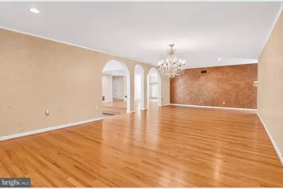 2094 Hunters Crest Way, Vienna, VA 22181 - Photo 8