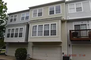 4063 Fountainside Ln, Fairfax, VA 22030 - Photo 4