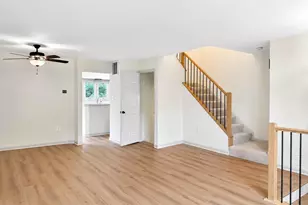 14608 Flower Hill Ct, Centreville, VA 20120 - Photo 2