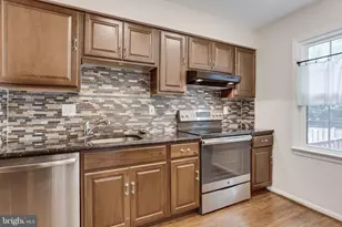 2937 Village Spring Ln, Vienna, VA 22181 - Photo 16