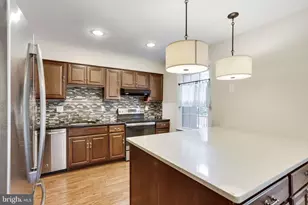 2937 Village Spring Ln, Vienna, VA 22181 - Photo 14
