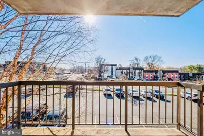 9718 Kingsbridge Drive #204, Fairfax, VA 22031 - Photo 4
