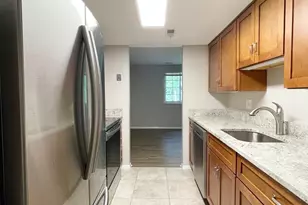 1602 Harvest Green Ct, Reston, VA 20194 - Photo 8