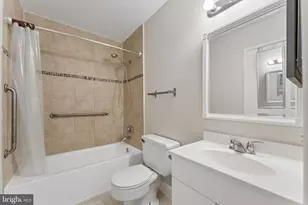 2674 Glengyle Dr, Vienna, VA 22181 - Photo 16