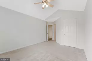 12890 Fair Briar Ln, Fairfax, VA 22033 - Photo 18