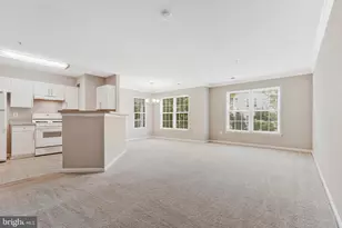 12877 Fair Briar Ln, Fairfax, VA 22033 - Photo 4