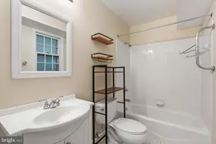 8621 Buckboard Dr, Alexandria, VA 22308 - Photo 16