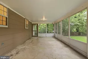 8621 Buckboard Dr, Alexandria, VA 22308 - Photo 28