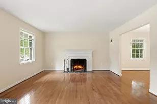 8621 Buckboard Dr, Alexandria, VA 22308 - Photo 6