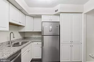 5904 Mt Eagle Dr, Alexandria, VA 22303 - Photo 28