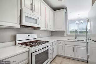 2426 Coopers Branch Ct, Herndon, VA 20171 - Photo 10