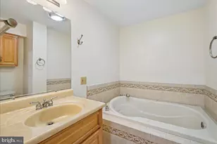 13479 Old Dairy Ct, Herndon, VA 20171 - Photo 38