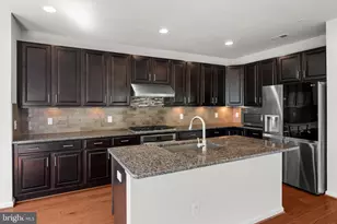 3073 Rittenhouse Cir, Fairfax, VA 22031 - Photo 2