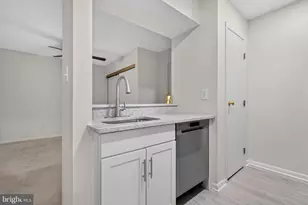5757 Rexford Ct, Springfield, VA 22152 - Photo 10