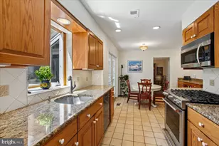 9415 Cello Ct, Vienna, VA 22182 - Photo 18