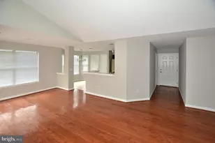 5612 Willoughby Newton Dr, Centreville, VA 20120 - Photo 2