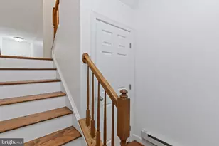 5675 Harrington Falls Ln, Alexandria, VA 22312 - Photo 2