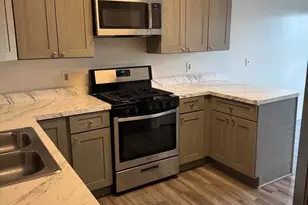 1588 Leeds Castle Dr, Vienna, VA 22182 - Photo 4