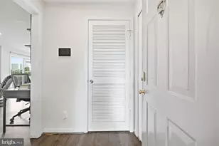 8248 Catbird Cir, Lorton, VA 22079 - Photo 10