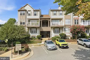 8248 Catbird Cir, Lorton, VA 22079 - Photo 2