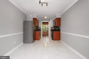 6611 Rosecroft Pl, Falls Church, VA 22043 - Photo 12