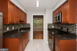 6611 Rosecroft Pl, Falls Church, VA 22043 - Photo 16