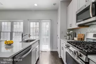 8830 Mansion View Ct, Vienna, VA 22182 - Photo 8