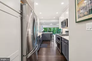 1626 Waters Edge Ln, Reston, VA 20190 - Photo 16