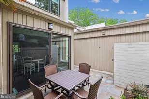 1626 Waters Edge Ln, Reston, VA 20190 - Photo 4