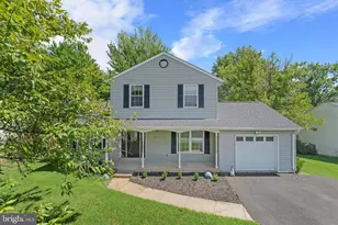 1465 Kingstream Dr, Herndon, VA 20170 - Photo 2