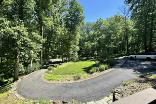 10227 Lawyers Rd, Vienna, VA 22181 - Photo 6