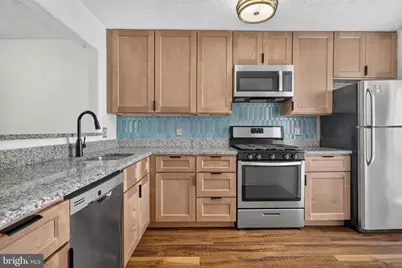 7660 Willow Point Drive, Falls Church, VA 22042 - Photo 6