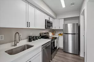 9681 Hagel Cir, Lorton, VA 22079 - Photo 6