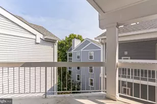 3179 Summit Square Dr, Oakton, VA 22124 - Photo 22