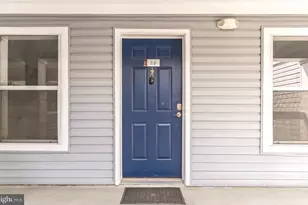 3179 Summit Square Dr, Oakton, VA 22124 - Photo 1
